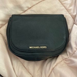 small black michael kors crossbody